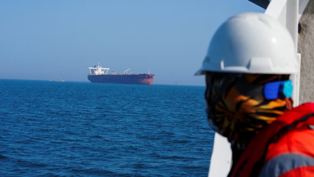 Práce na tankeru, oil, chemical & product