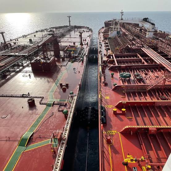 Práce na tankeru, oil, chemical & product